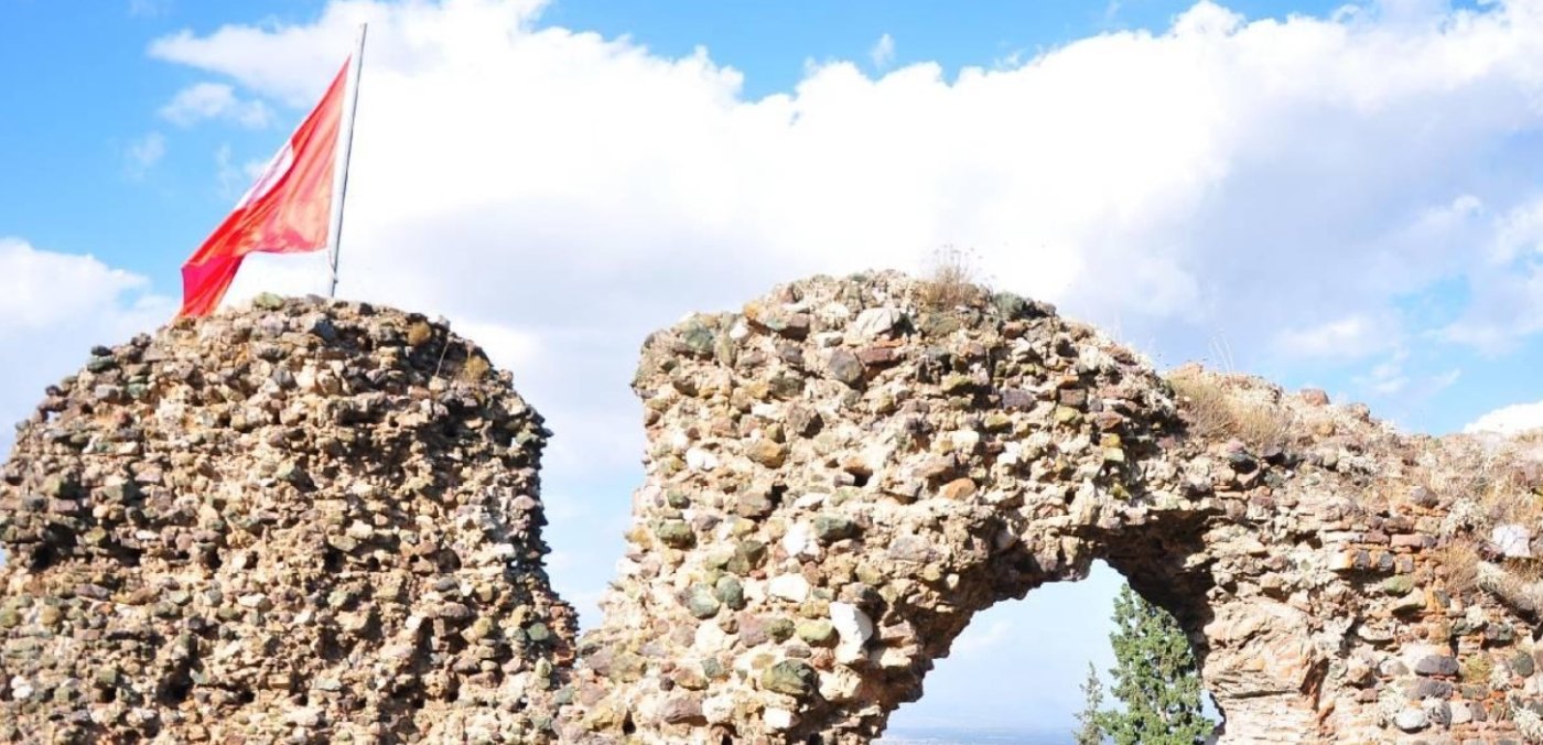 manisada gezilecek yerler - manisa kalesi-i65a68b88c6d6c.jpg